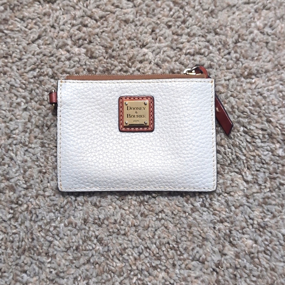 DOONEY & BOURKE || Pebble Grain Zip Top Card Case